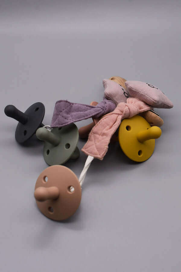 Cloth Pacifier Clip (Purple Star) - teal meal