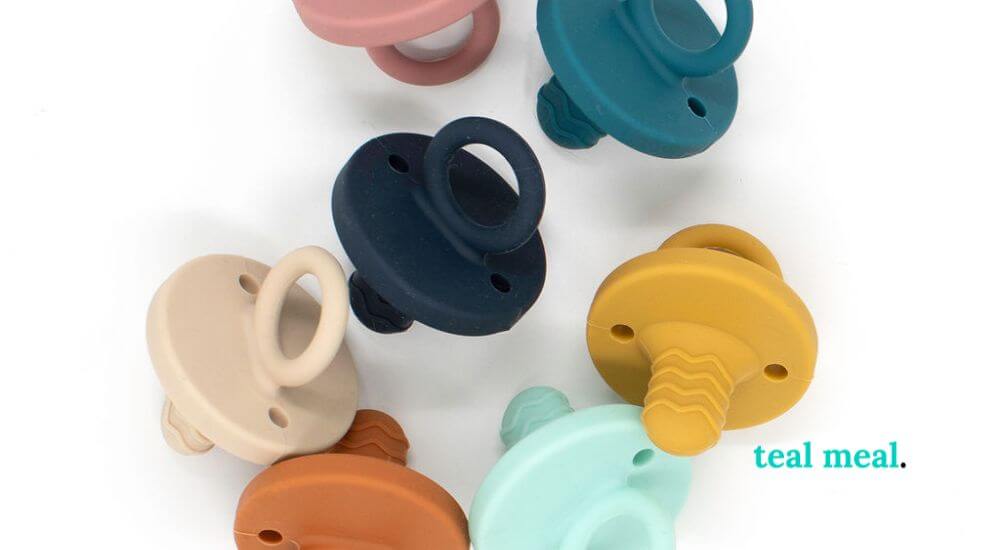 How teething pacifiers can benefit teething babies
