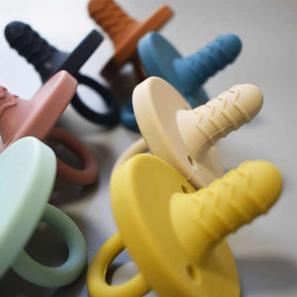 teething pacifier (aqua star) - teal meal